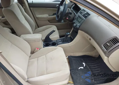 2006 Honda Accord 2.4 Lx z USA, uszkodzony, nr VIN 1HGCM56436A169183